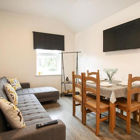 Spacious 2 Bedroom Apartments - 5 Mins From Qmc, Universities And City Centre! Nottingham Exterior foto